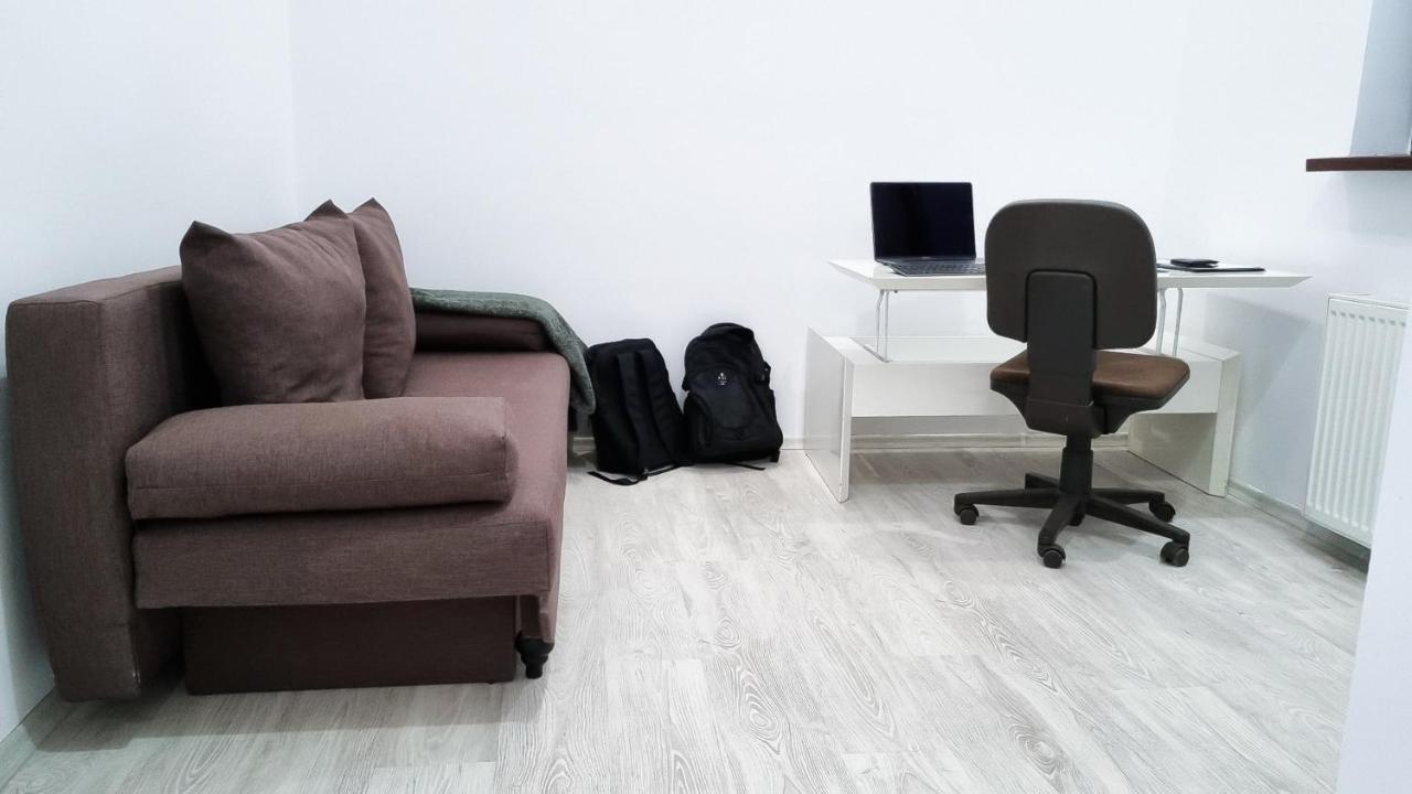 Simi Central Apartment Nagyvárad Kültér fotó