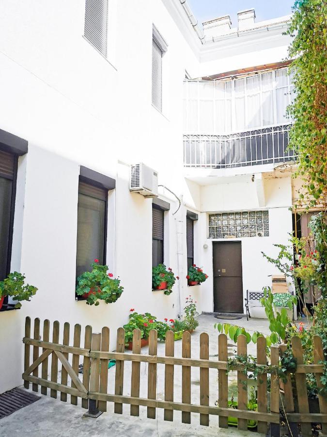 Simi Central Apartment Nagyvárad Kültér fotó